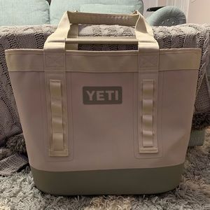Yeti Camino 35 bag
